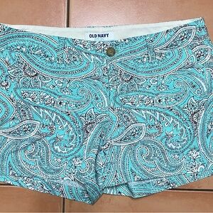 OLD NAVY teal/white shorts. Size 6. Great used condition.